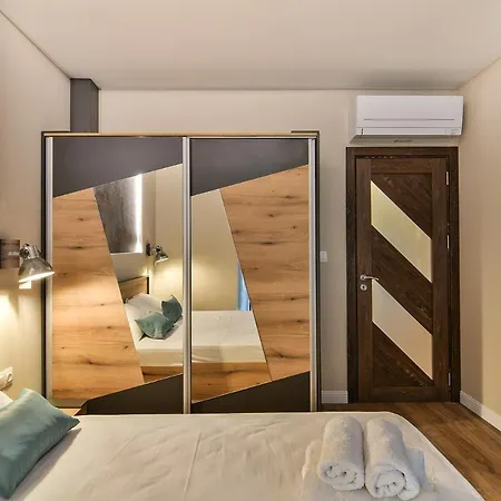 Apartment Reach Dreams 3 *